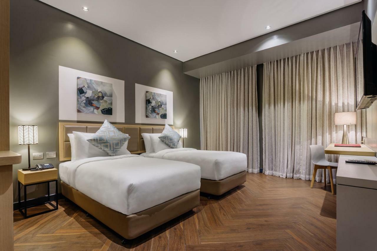 Summit Hotel Greenhills Кесон Сити Екстериор снимка