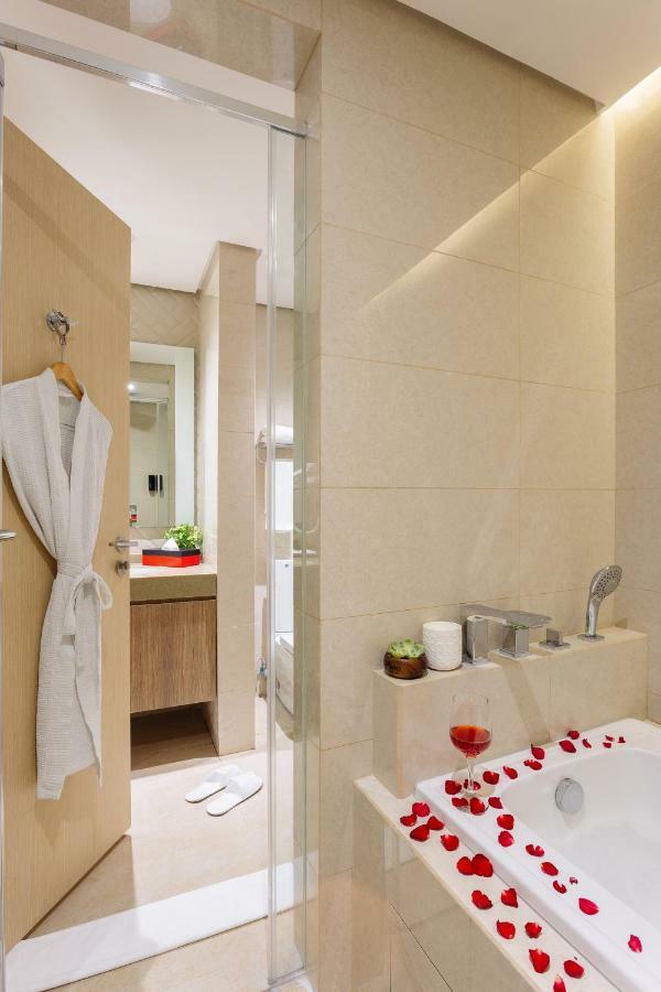 Summit Hotel Greenhills Кесон Сити Екстериор снимка