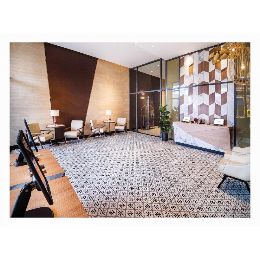 Summit Hotel Greenhills Кесон Сити Екстериор снимка