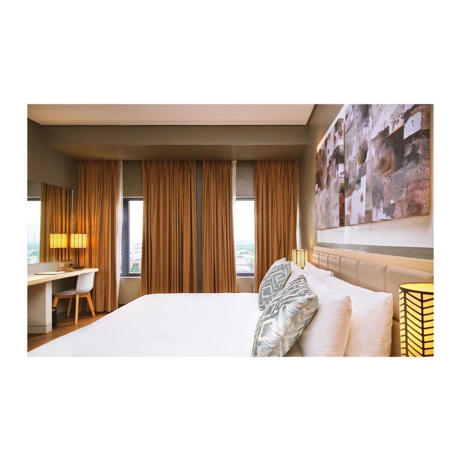Summit Hotel Greenhills Кесон Сити Екстериор снимка