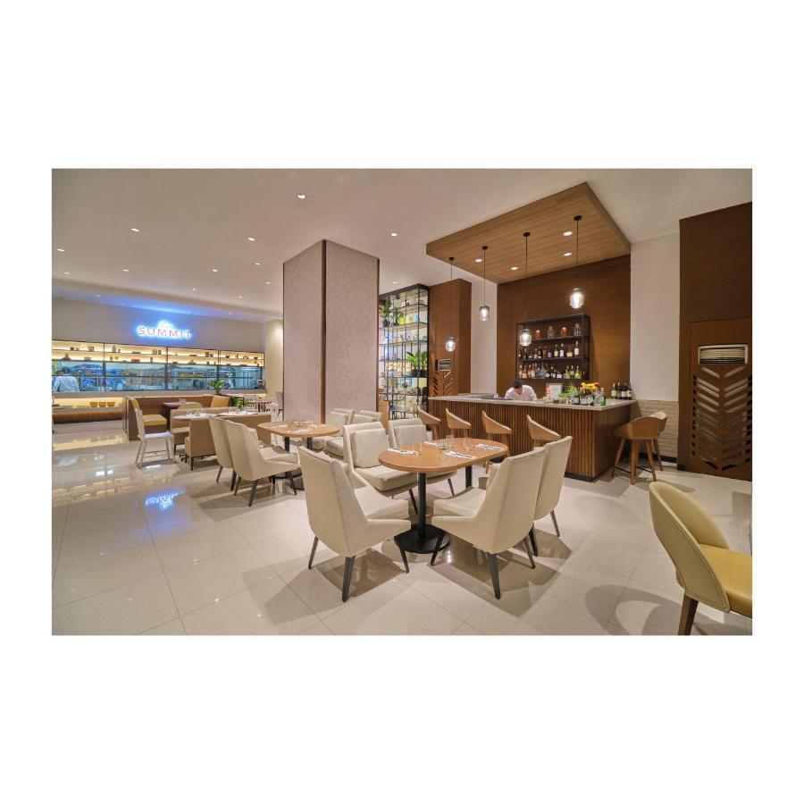 Summit Hotel Greenhills Кесон Сити Екстериор снимка