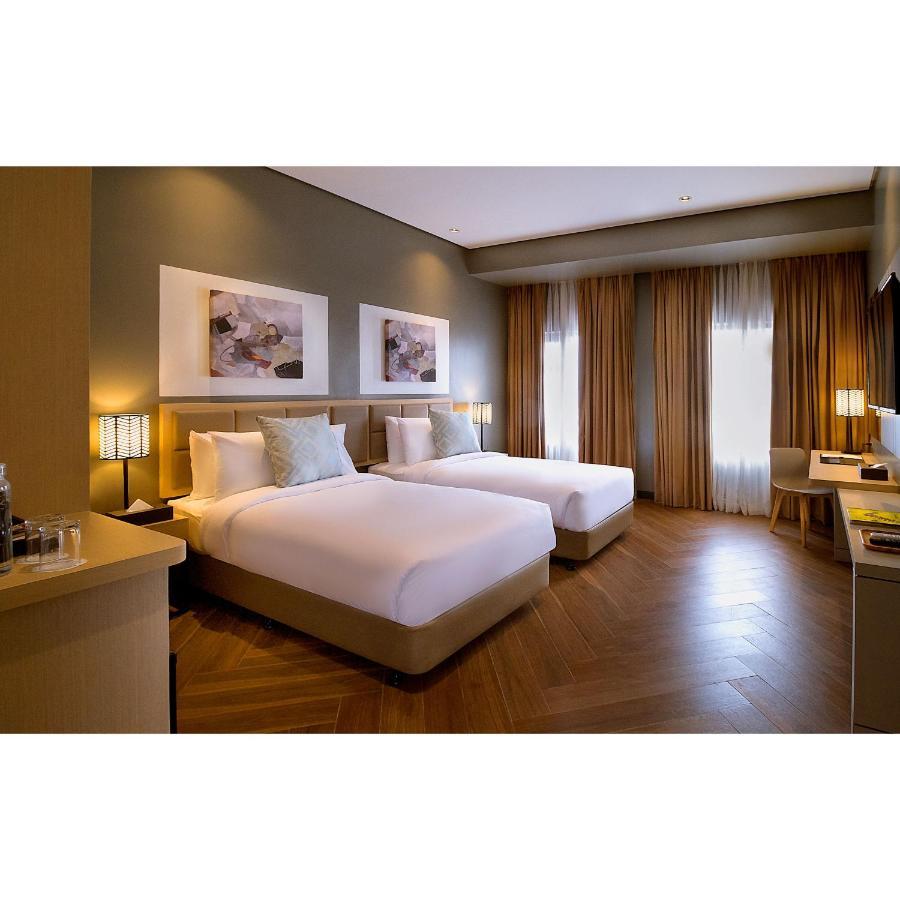 Summit Hotel Greenhills Кесон Сити Екстериор снимка