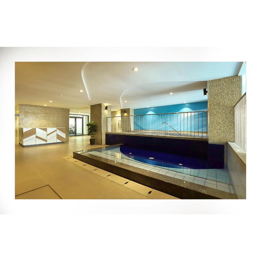 Summit Hotel Greenhills Кесон Сити Екстериор снимка