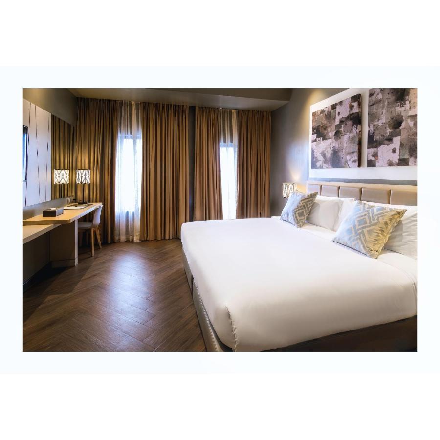 Summit Hotel Greenhills Кесон Сити Екстериор снимка